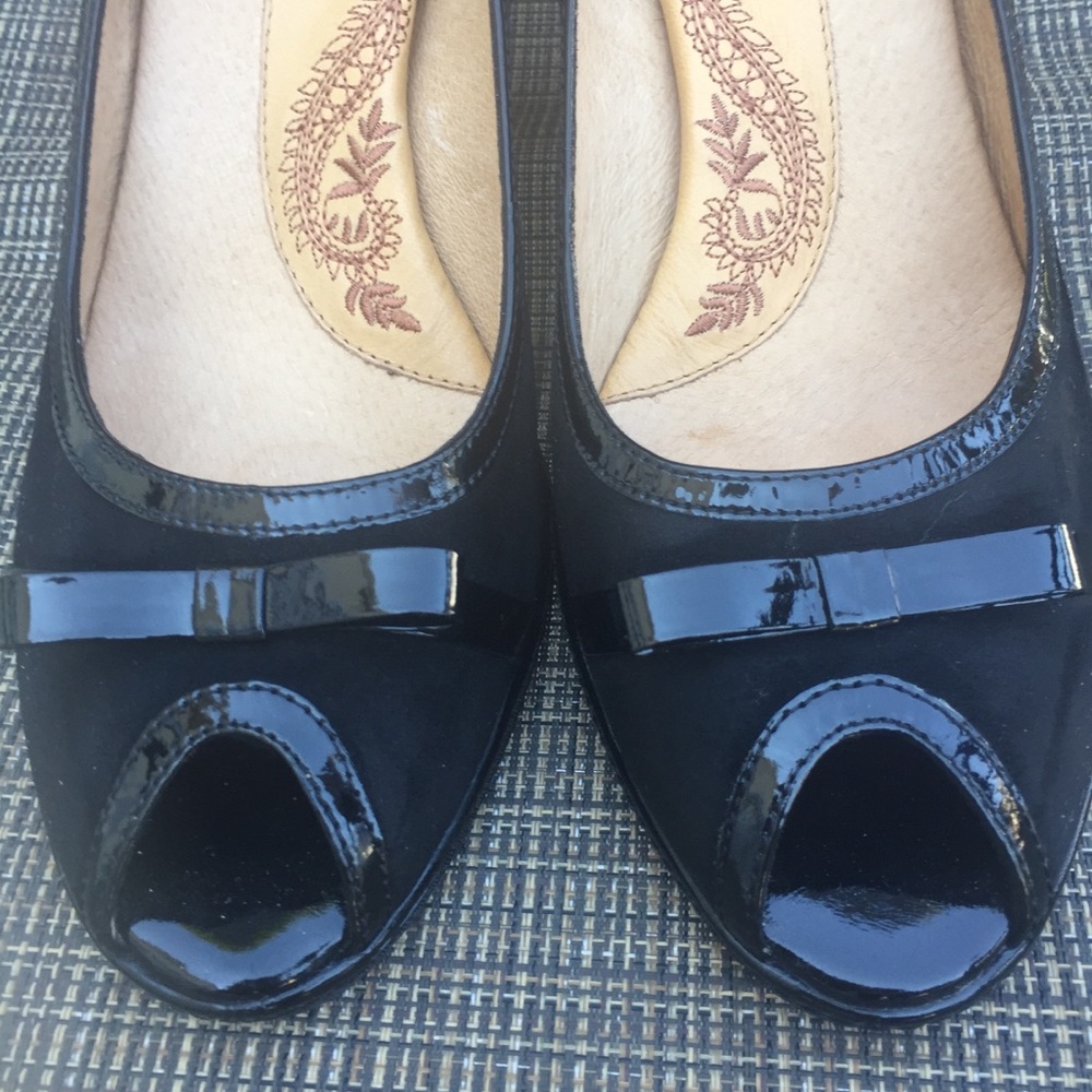 Soffit  open Toe Suede & Patent Leather Heels